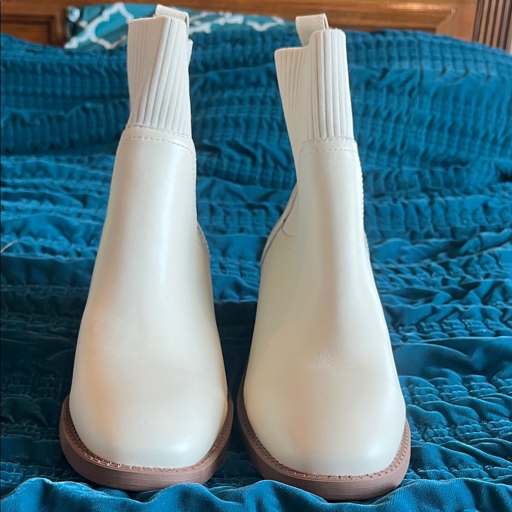 Steve Madden Cream Ankle Booties